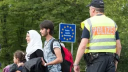 EU migration chief calls on Germany to gradually end internal border checks