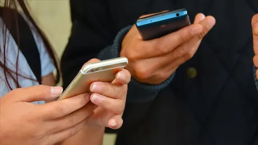 Mobile internet use rises sharply in Greece