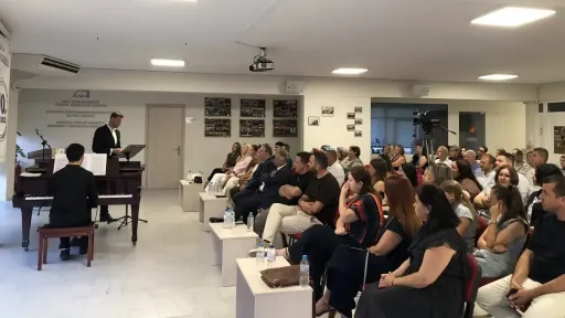 Music lovers gather for an evening of performances in İskeçe