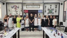 Ebru art introduced at cultural workshop in Gümülcine