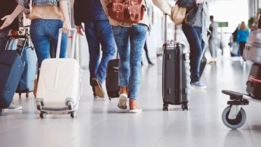 Greek graduate exodus to Europe hits new high in 2025