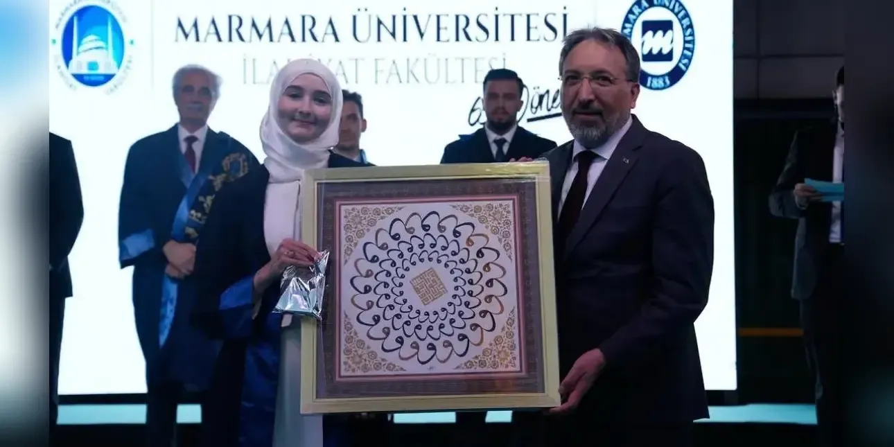 Gümülcine student Eslem Mehmet graduates top of Marmara University theology faculty