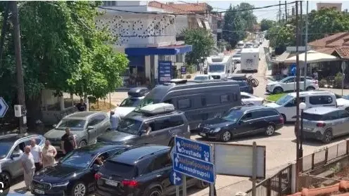 Border delays at Kestanelik (Kastanies) blamed on infrastructure and Turkish customs, police union says