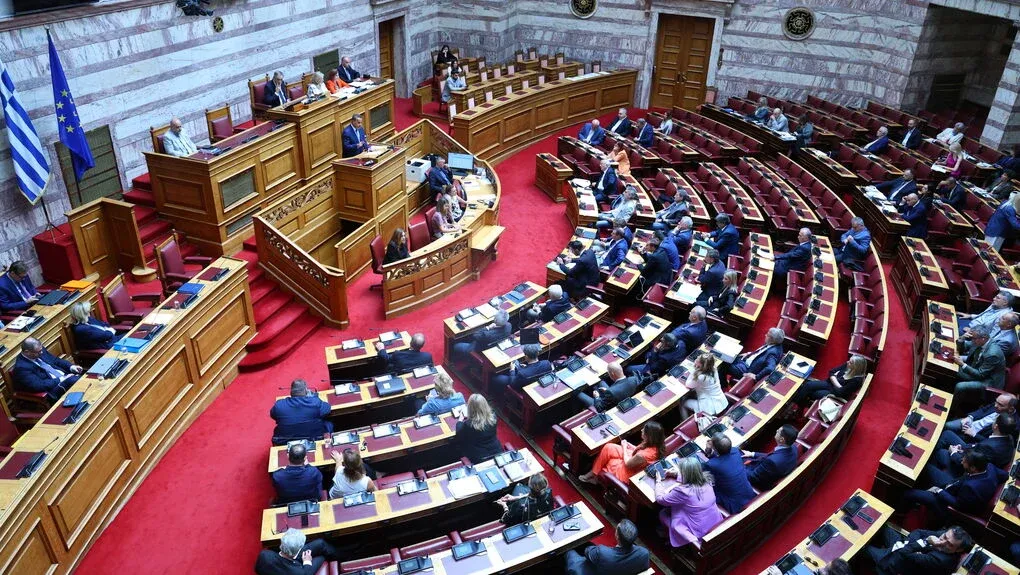Greece approves water management reform amid opposition backlash