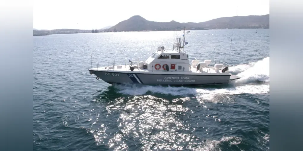 Two Turkish nationals rescued after being swept away by strong waves in Rodopi waters