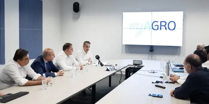 Mitsotakis says Greece cannot remain hostage to corruption networks and favoritism