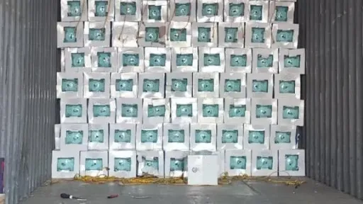Greek customs seize 1,296 illegal refrigerant bottles worth more than €338,000 in lost duties