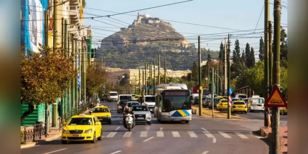 Rising costs reshape Greeks’ summer holidays