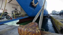 Ferry travel rights during bad weather and sailing bans in Greece
