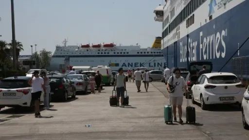 Strong winds disrupt ferry services as Greek holiday exodus begins