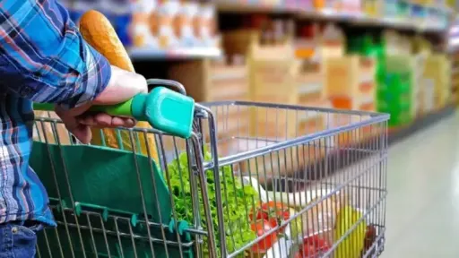 Supermarket price cuts to begin on August 31 in Greece