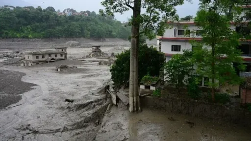Death toll from flash floods on Nepal-China border rises to 162