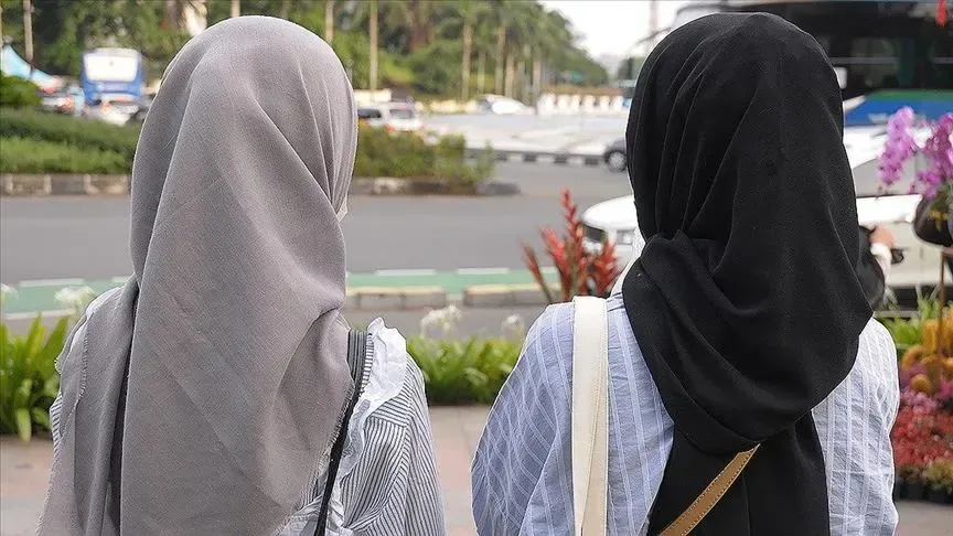 Austria headscarf ban challenged in court