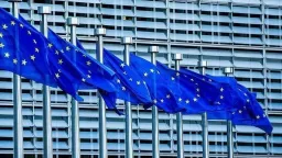 EU urged to strengthen online safety for children