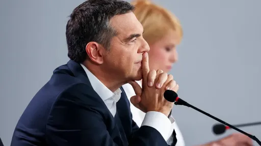 Tsipras tells Kammenos: “The butcher of the Balkans cannot be honored”