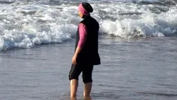French court overturns burkini ban on Riviera beach