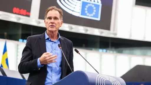 European Parliament asked to lift Nikos Papandreou’s immunity