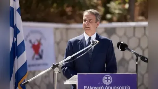 Mitsotakis announces new incentives for permanent residence in Meis (Kastellorizo)