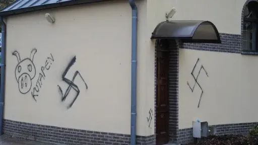 Belgian mosque defaced with anti-Islam message for 2nd time