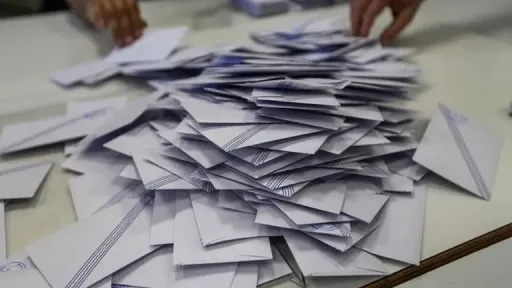Overseas voter registrations pass 15,000