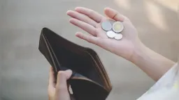 Six in 10 Greeks borrow to pay their bills, survey finds