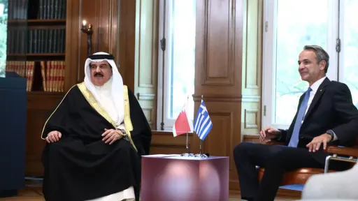 Mitsotakis, Bahrain king discuss regional security in Athens