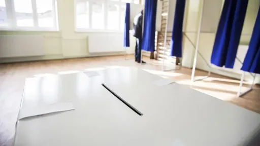 Parties target millions of abstainers ahead of Greek election