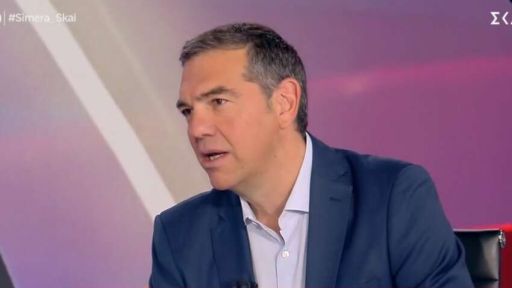 Tsipras says “us or no one” as he seeks to challenge Mitsotakis