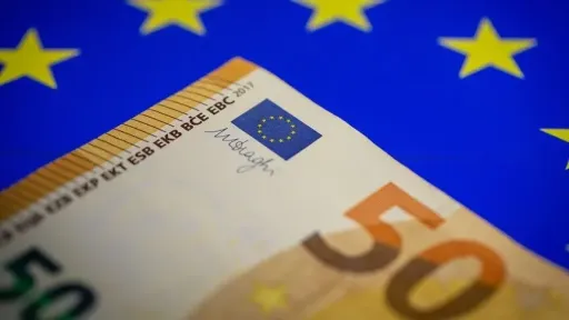 EU launches infringement procedures against Greece over energy, money laundering rules