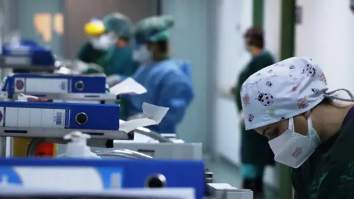 Two Thessaloniki clinics shut down over serious violations