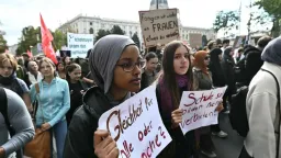 Austrian students defy school headscarf ban