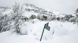 First snowfall brings winter conditions to mountains