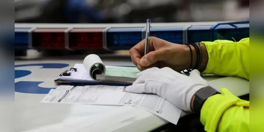 İskeçe police officer faces arrest procedure after attempting to issue parking fine