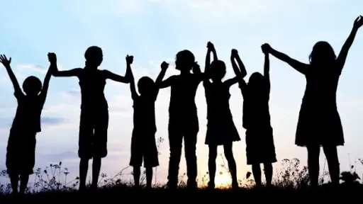 Child poverty falls to 4.02% in Greece, study finds