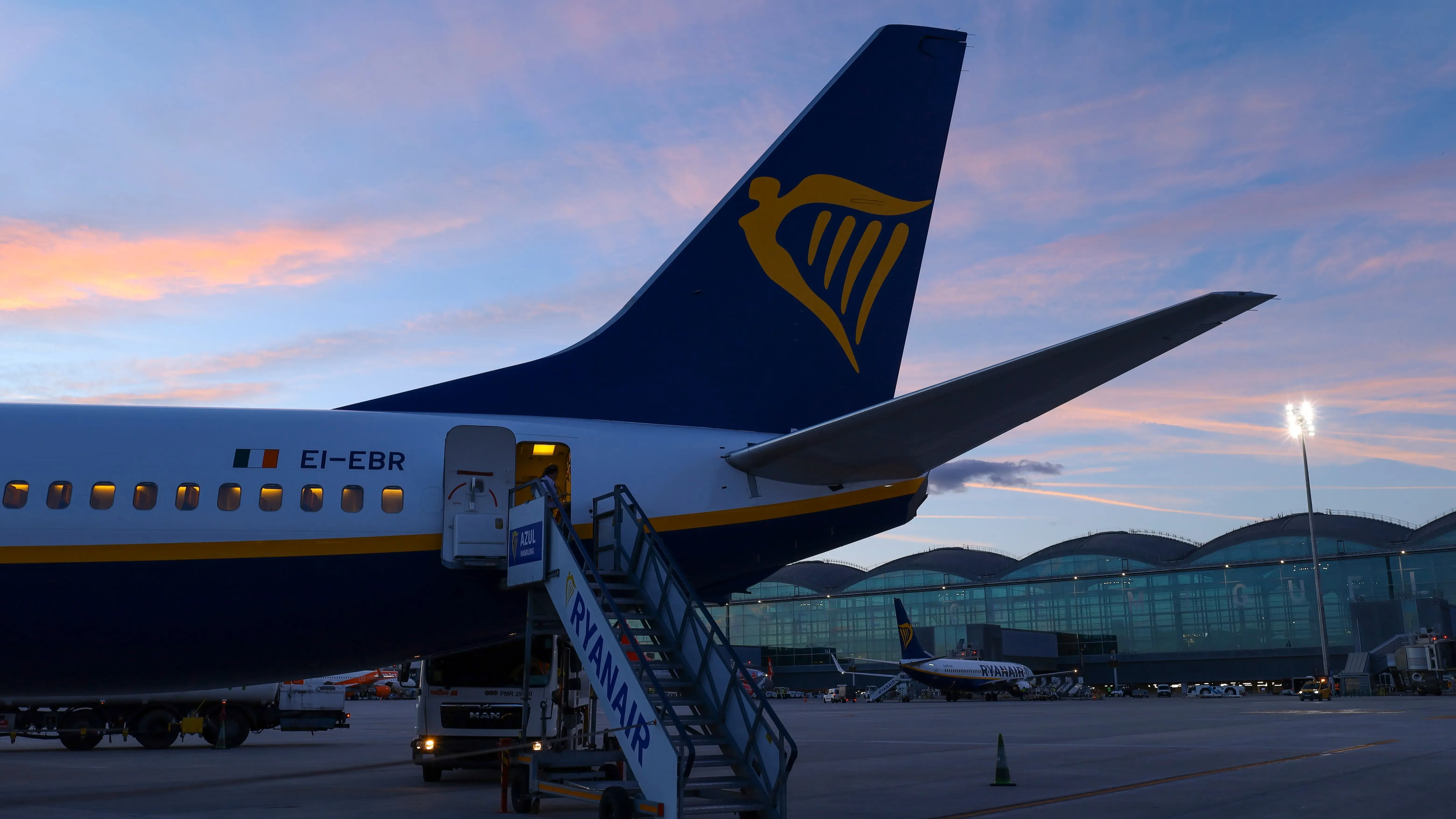 Ryanair to exit 13 airports, invests $200 million in Rimini