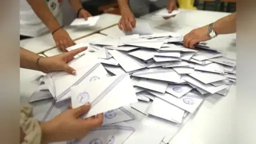 Three Greek polls show New Democracy leading as PASOK gains ground