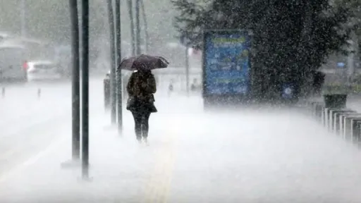 Red Code alert extended to Cyclades as severe weather hits Greece