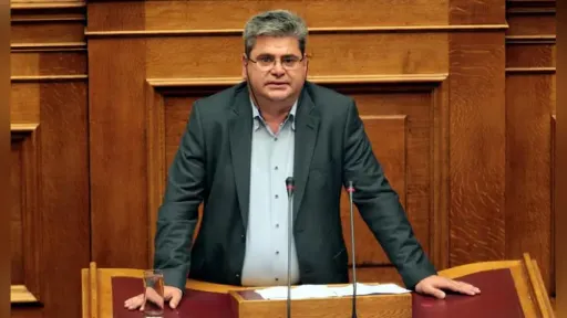Zeybek questions Greek government over air pollution risks in İskeçe