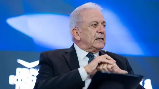 Avramopoulos does not rule out potential cooperation between New Democracy and Tsipras
