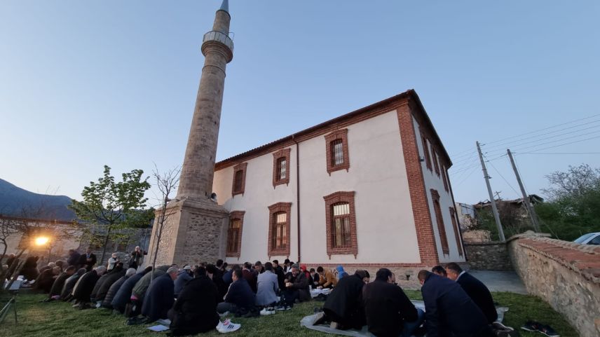 The joy of Ramadan in historical Fıçıllı mosque