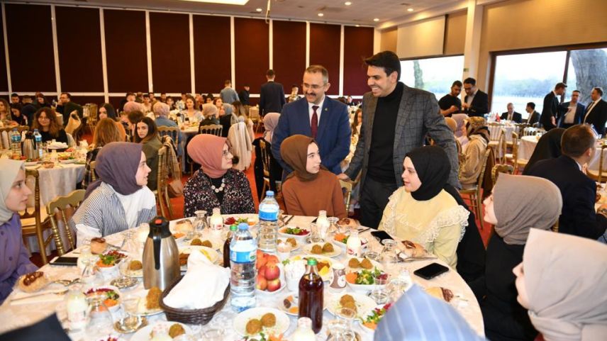 YTB President meets with Western Thrace students at iftar