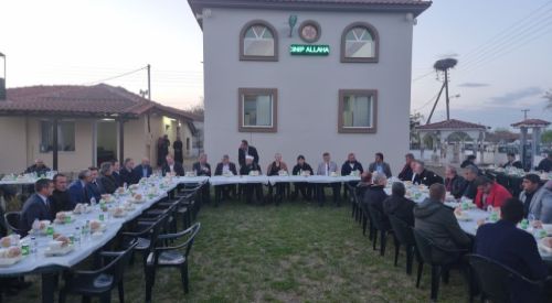 Iftar dinner in Zeynelli village brings together hundreds of kinsmen