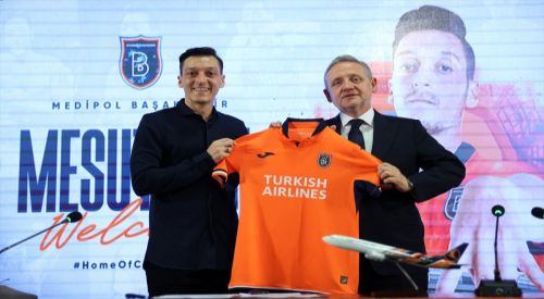 Turkish world star completes move to Başakşehir FK