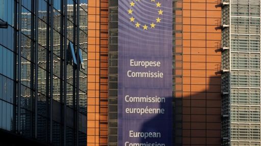 EU Commission calls for investigation of phone tapping scandal