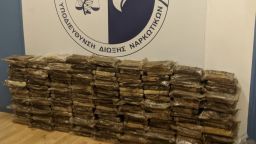 More than 6 million euros’ worth of cocaine seized at Piraeus