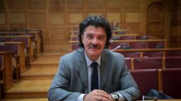 Mitsotakis expels New Democracy MP