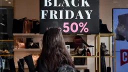 Greek stores say ‘yes’ to Black Friday, ‘no’ to interim sales