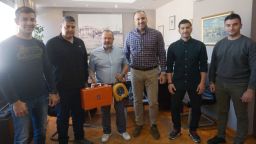 Komotini Municipality donates a defibrillator to the police department