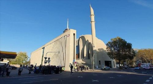 Cologne mosque reopens after hoax bomb threat