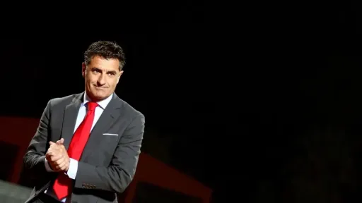 Michel quits as coach of Olympiakos